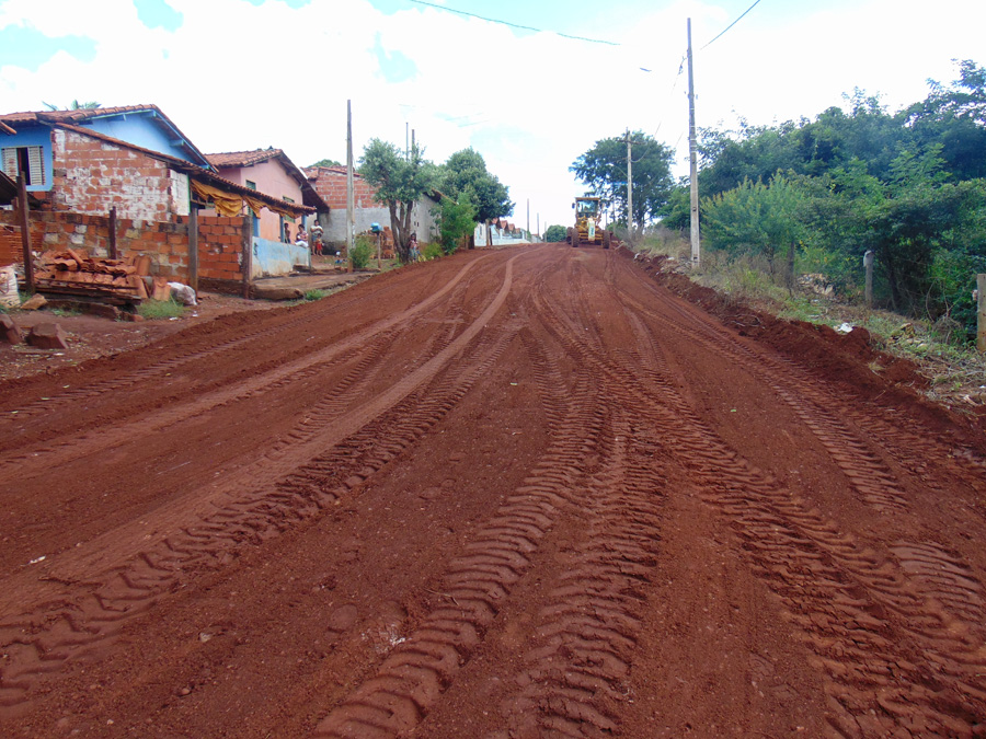 Prefeitura leva melhorias à Rua São Pedro