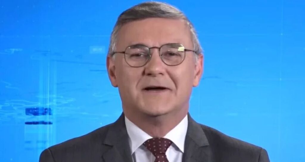 “É só assaltar todos os judeus que a gente consegue chegar lá. Se a gente matar um monte de judeu e se apropriar do poder econômico dos judeus, o Brasil enriquece. Foi o que aconteceu com a Alemanha pós-guerra”, disse o jornalista