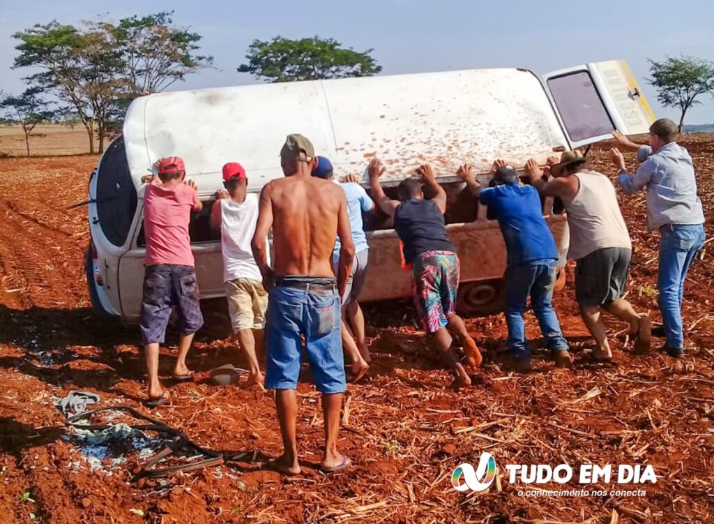 Um fazendeiro da região passava pelo local e acionou o SAMU