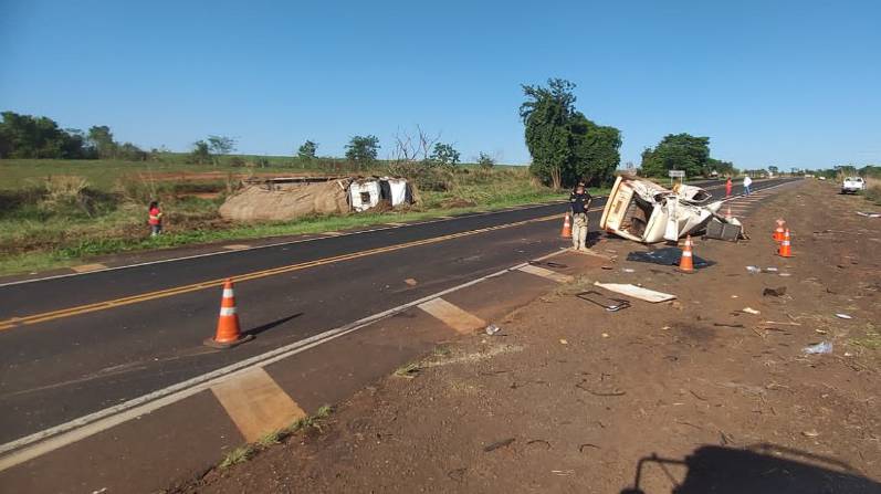 Cinco trabalhadores estavam na Kombi no momento do acidente | Foto: Redes Sociais