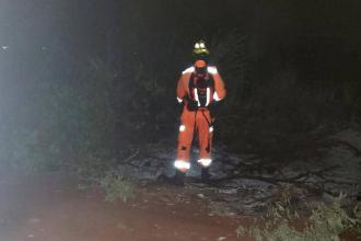 Militar bombeiro após combate ao incêndio em vegetação | Foto: Bombeiros/Divulgação