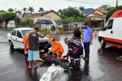 Motociclista ficou ferido durante acidente | Foto: Bombeiros/Divulgação