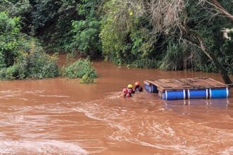 Correnteza dificulta os trabalhos de busca | Foto: Bombeiros/Divulgação