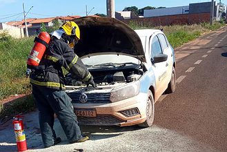 Bombeiro cortou cabo da bateria para evitar um novo curto-circuito