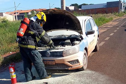 Bombeiro cortou cabo da bateria para evitar um novo curto-circuito