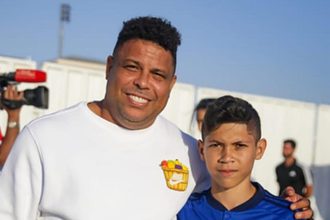 (esq) Ronaldo Fenmeno ao lado de Otvio Carlos