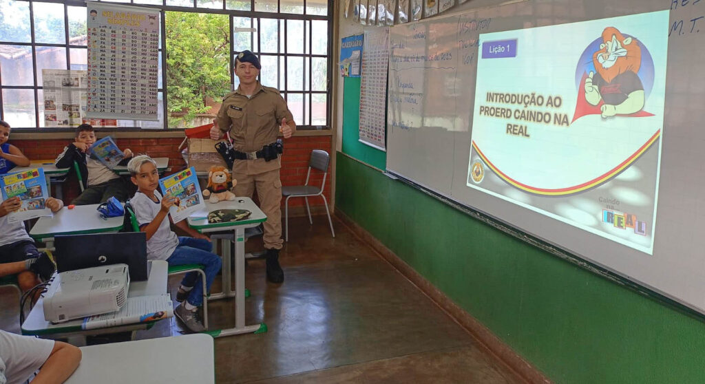 Fase do Proerd na Escola Tancredo Neves