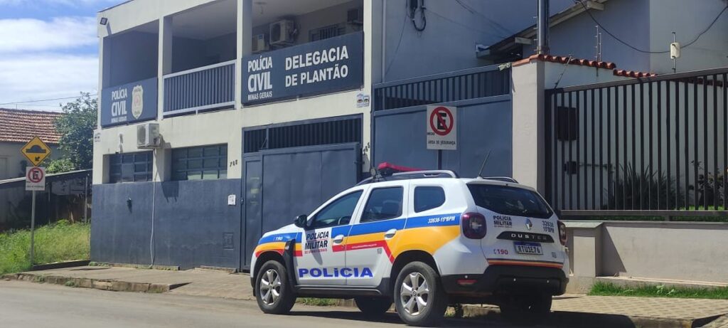 Adolescentes explodem bomba em escola de Patos de Minas