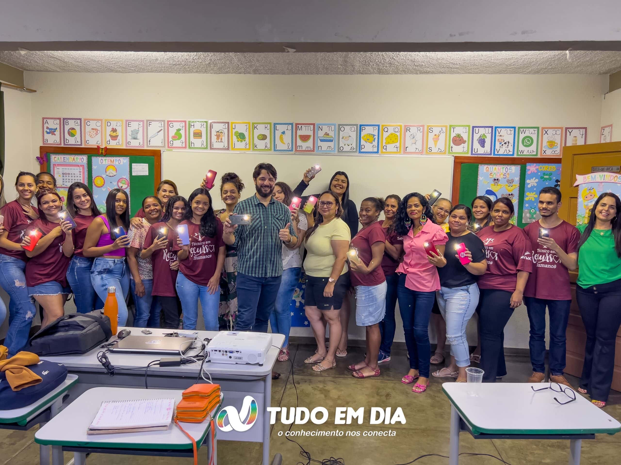 Paulo Braga com os alunos do Senac Minas