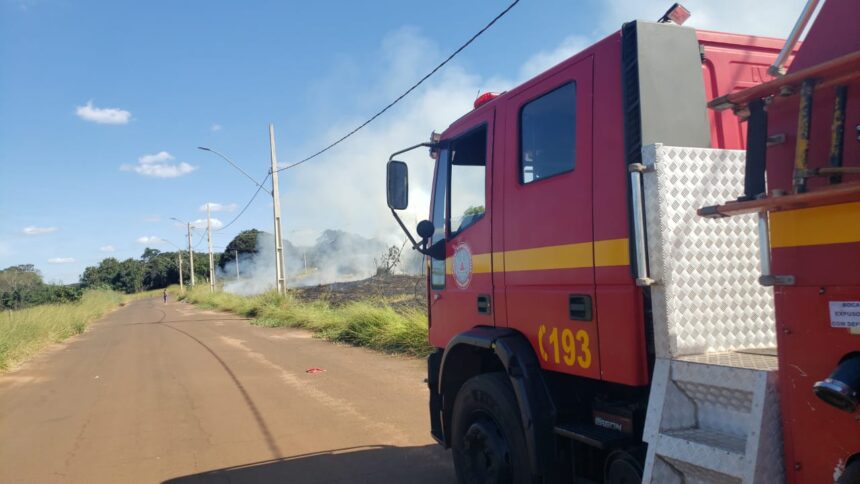 Incêndio consome cerca de 2000m de vegetação em Ituiutaba