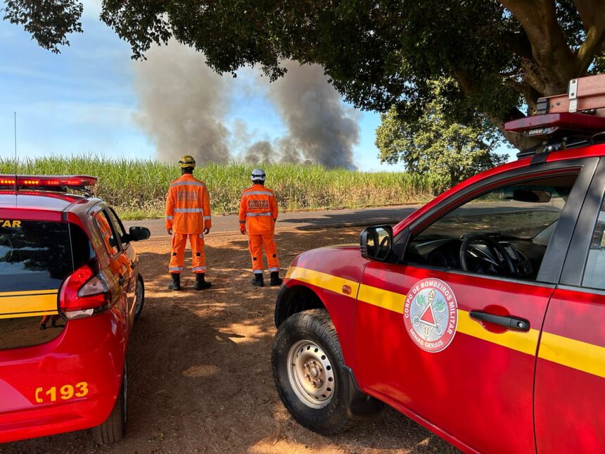 Bombeiros são acionados para combate a incêndio no canavial