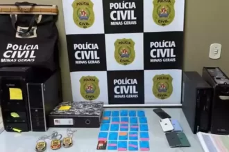 Material apreendido após cumprimentos de três mandados de busca e apreensão (foto: PCMG/Divulgação)