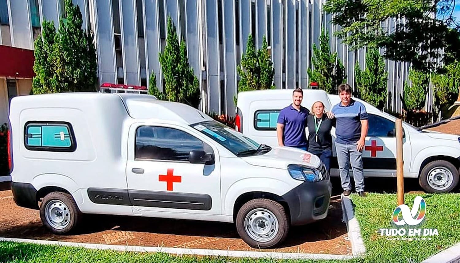 Capinópolis adquire duas novas ambulâncias para o pronto socorro local