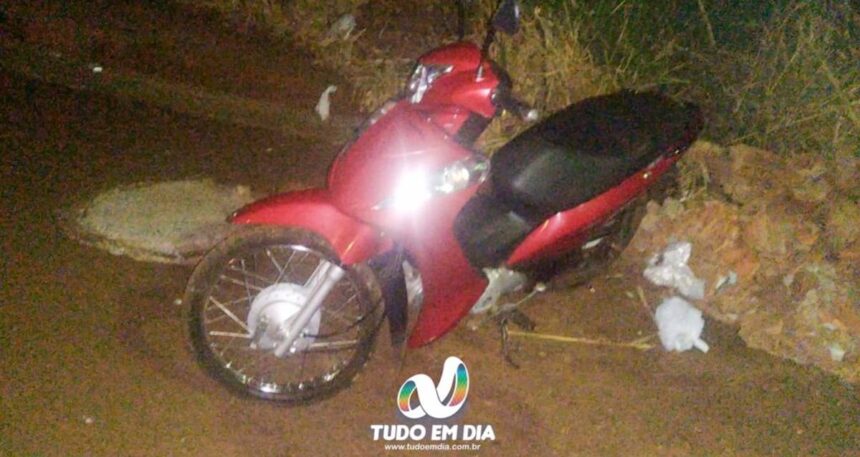 Motoneta Honda Biz foi furtada por volta 21h25 e recuperada logo em seguida pela Polícia Militar