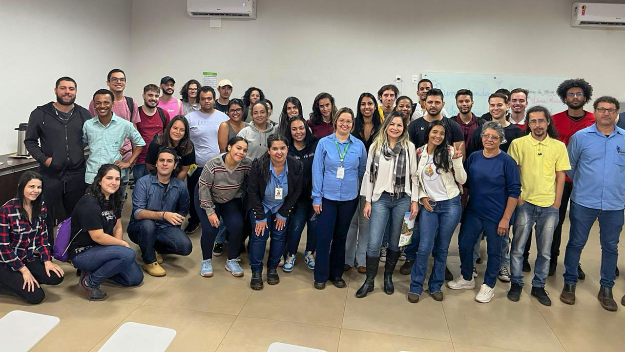 A empresa recebeu a visita dos alunos do curso de Geografia da UFU Campus Ituiutaba — que cursam as disciplinas de Gestão Ambiental, Geoprocessamento e Geografia Econômica