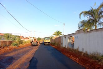 Capinópolis: Rua Eufrásia Pires de Lima é asfaltada no Wagner de Paula