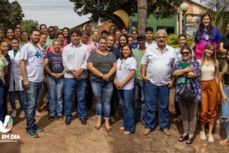 Cássia Betânia Bisinoto foi recebida pela equipe da Saúde | Foto: Paulo Braga