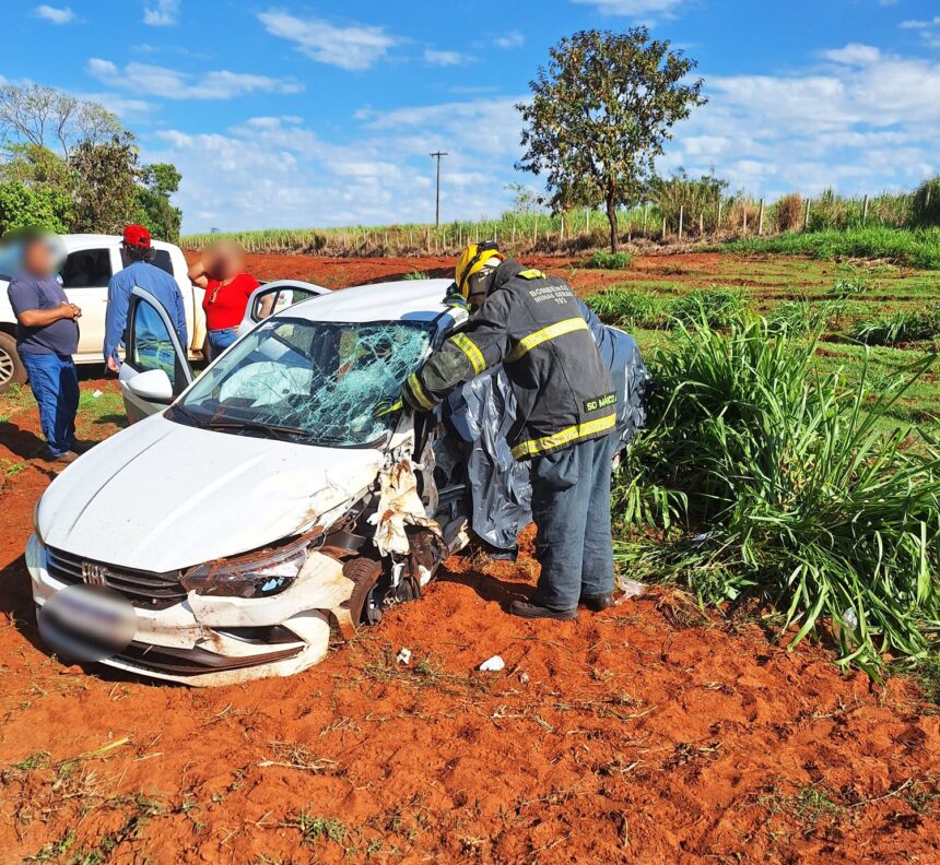 Grave acidente na BR-365, entre Ituiutaba e Santa Vitória, deixa uma pessoa morta e outros feridos