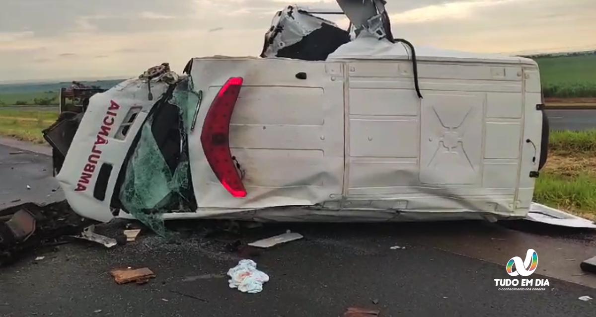 ambulancia de santa helena de goias acidente2