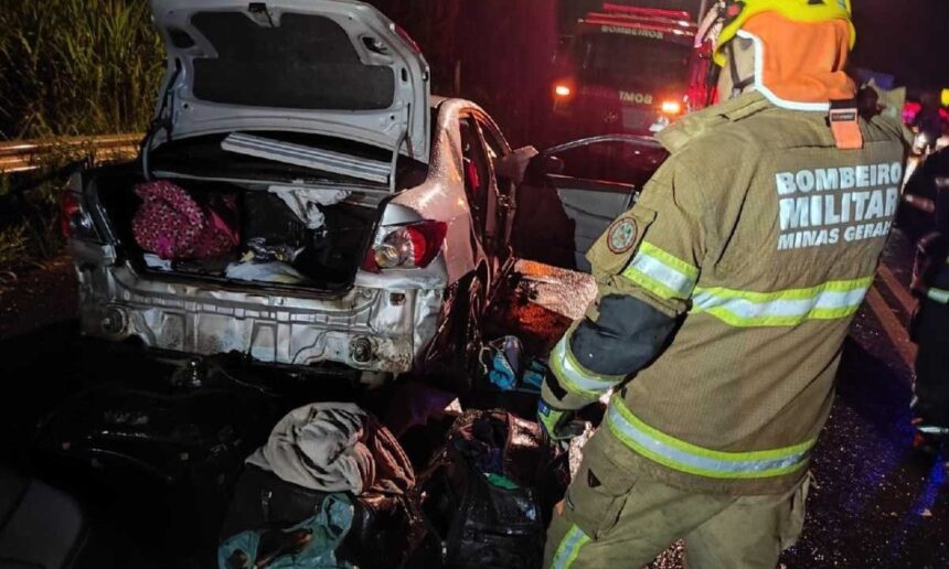 Acidente deixou uma pessoa morta crédito: Corpo de Bombeiros/Divulgação