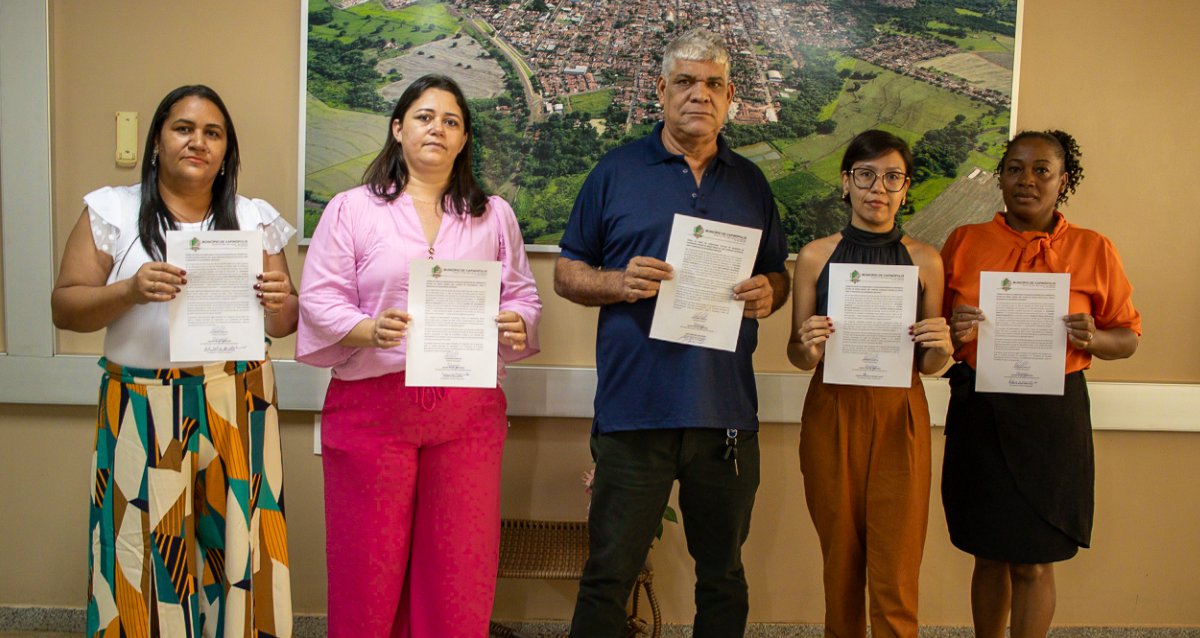 (Esq) Queli Cristina, Liliane de Souza, José Eurípedes, Vanessa Aparecida e Luciene do Nascimento | Foto: Paulo Braga