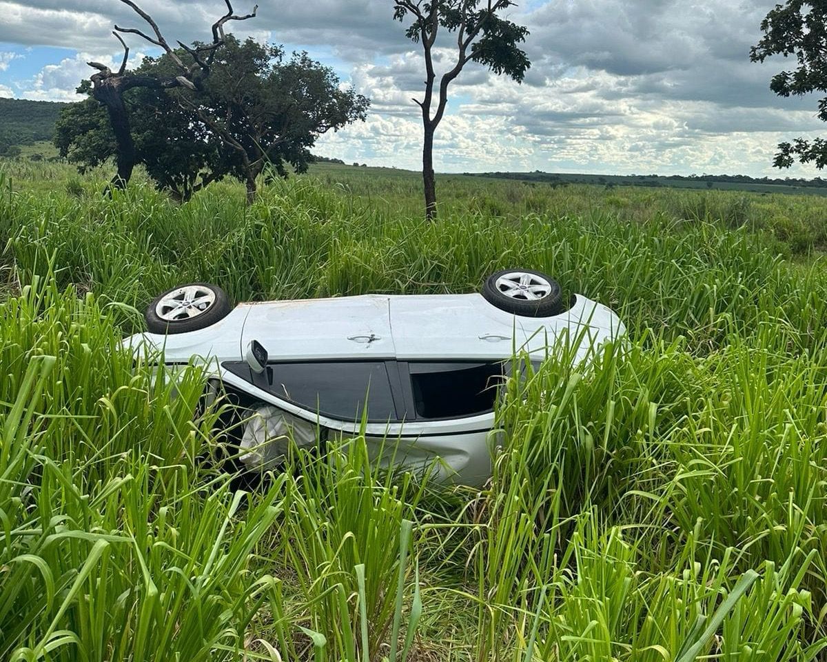 carro capotamento