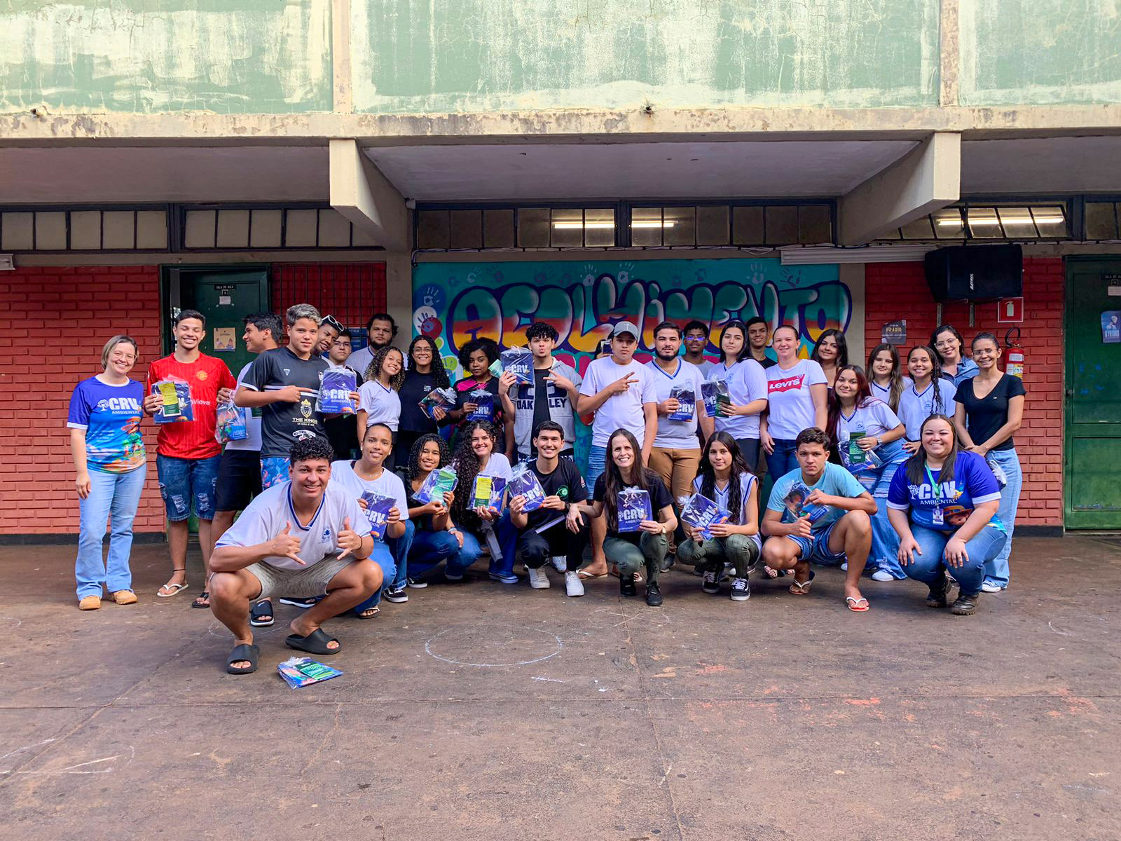 escola em cachoeira dourada