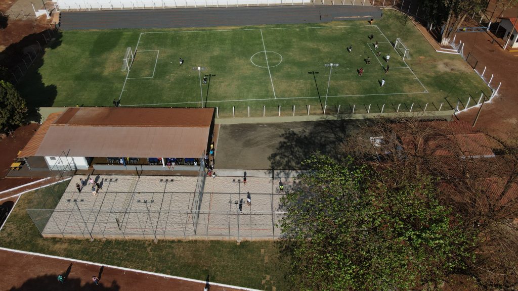 Imagem aérea mostra o Centro Recreativo Paulo Fernando Cavalcanti de Morais | Foto: Paulo Braga