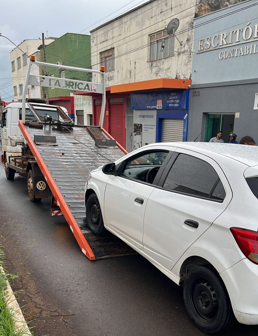 PM de Ituiutaba recupera carro furtado em SP e prende suspeito de receptação