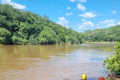 Homem desapareceu após entrar no Rio Tijuco, no município de Canápolis